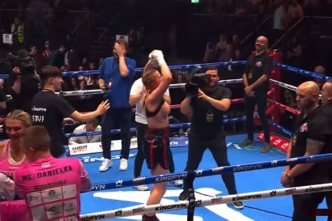 daniella hemsley post fight flash|Kingpyn Boxing video: Daniella Hemsley flashes fans after .